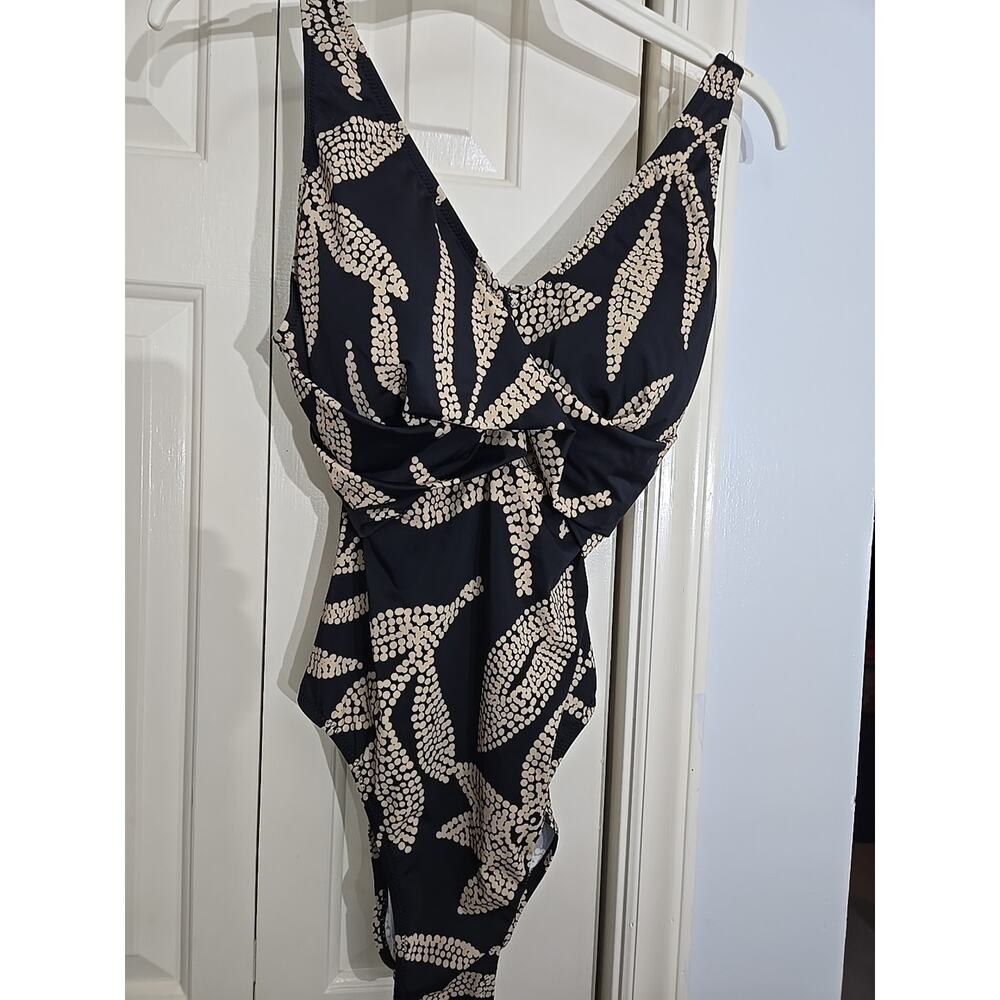 G by Giuliana Jet Set G One-Piece Twist-Front Swimsuit Black Palm Sz 14